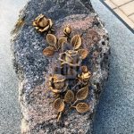 Paminklai Kapu tvarkymas Kaunas granito plokstes kapams Kauno rajone 150x150 - Bronzinės gėlės paminklams
