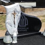 Granito gaminiai paminklai kapu tvarkymas granito plokstes 150x150 - Dviejų dalių paminklai